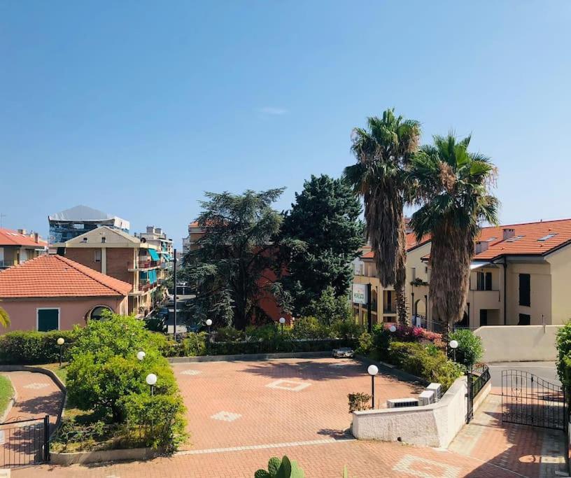 Pietra Ligure - Essential With Swimming Pool Appartement Buitenkant foto