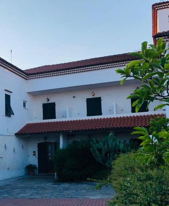 Pietra Ligure - Essential With Swimming Pool Appartement Buitenkant foto