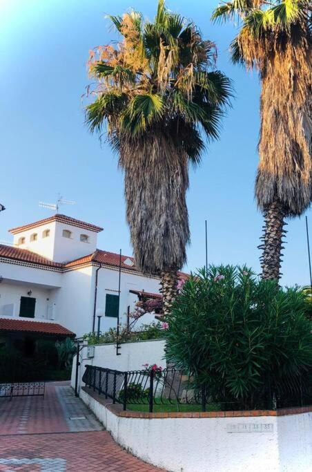 Pietra Ligure - Essential With Swimming Pool Appartement Buitenkant foto
